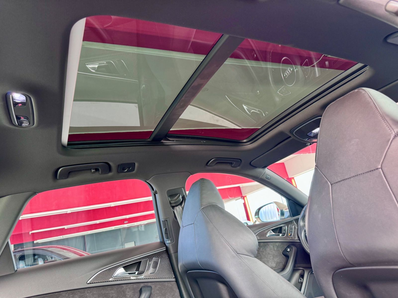 Audi RS6 Pano Ceramic DynamikPaket+ Matrix 360° 21" — photo 11