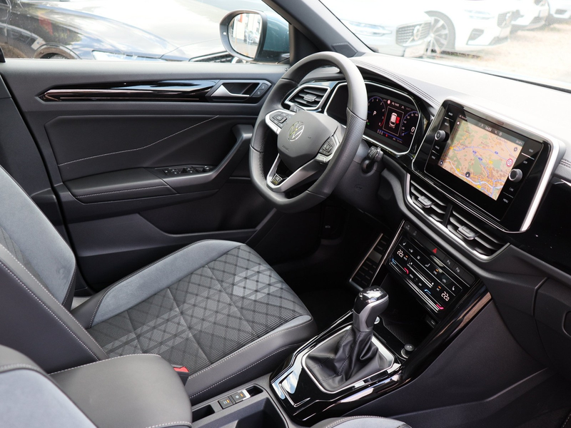 Volkswagen T-Roc 1.5 TSi DSG R-Line Navi*PDC*LED — photo 3