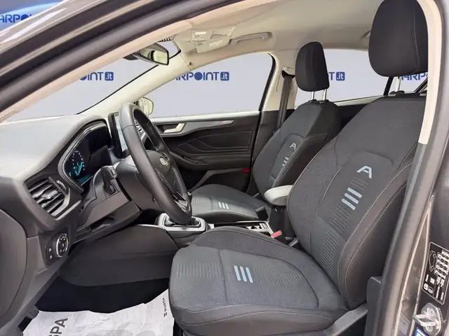 Ford Focus view 9