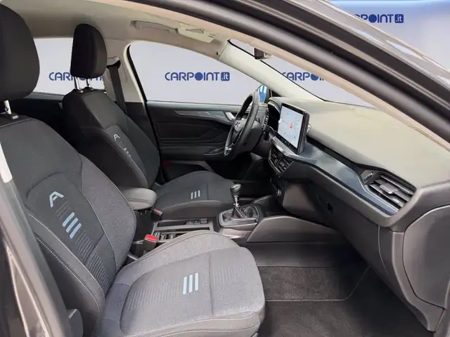 Ford Focus view 15