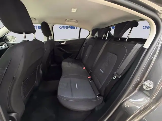 Ford Focus view 13