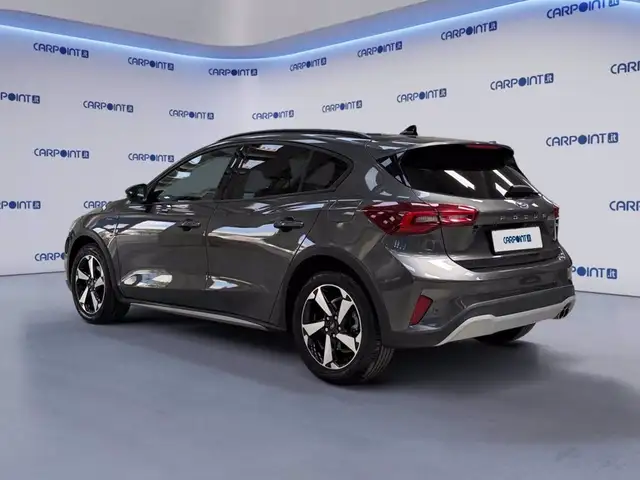 Ford Focus view 3