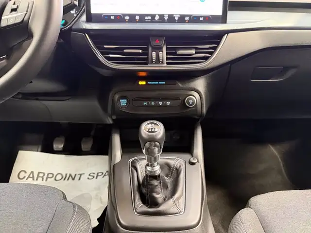 Ford Focus view 11