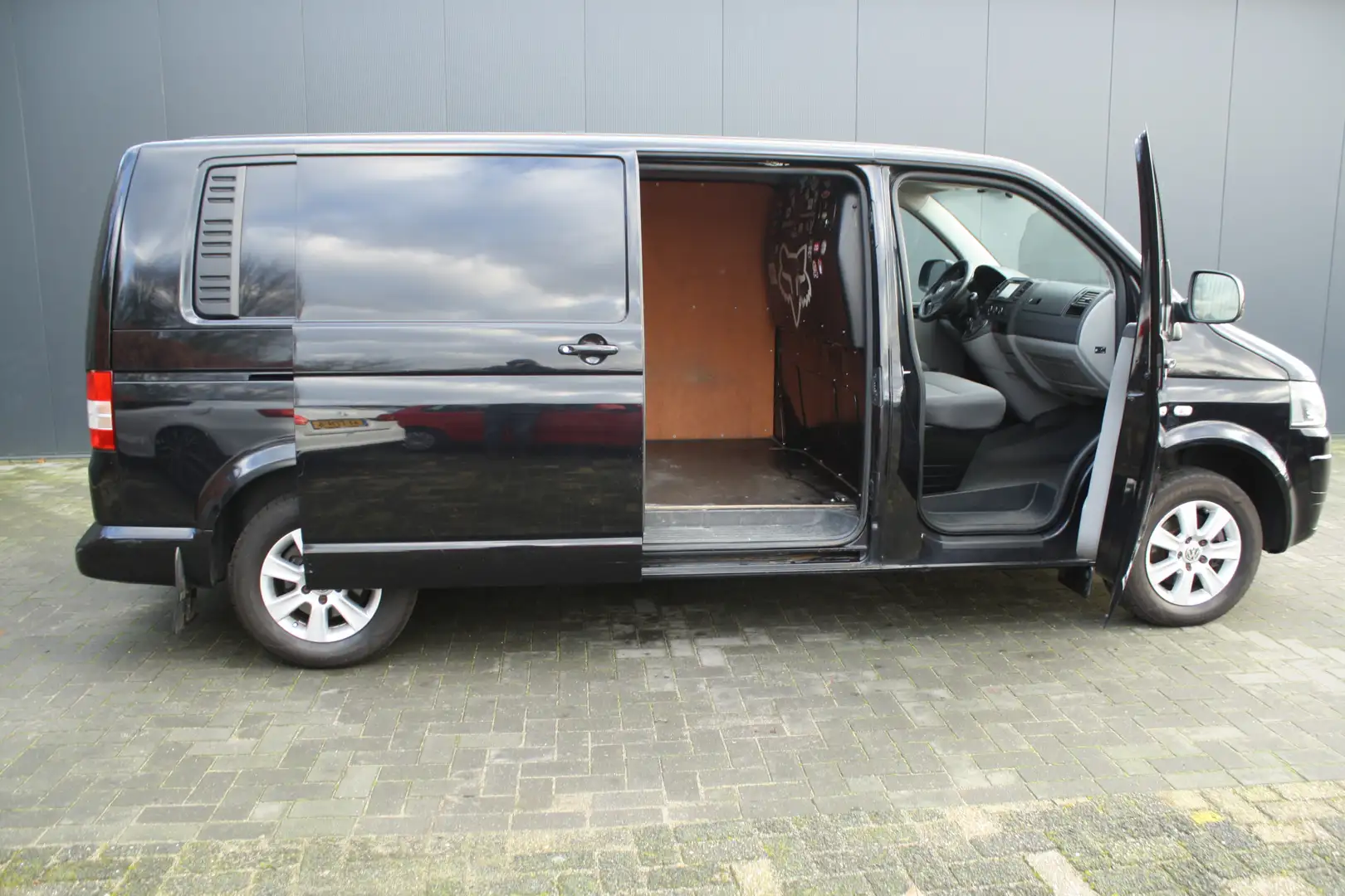 Volkswagen Transporter 2.0 TDI L2H1 AIRCO - NAVIGATIE - AUTOMAAT - XENON Noir - 2