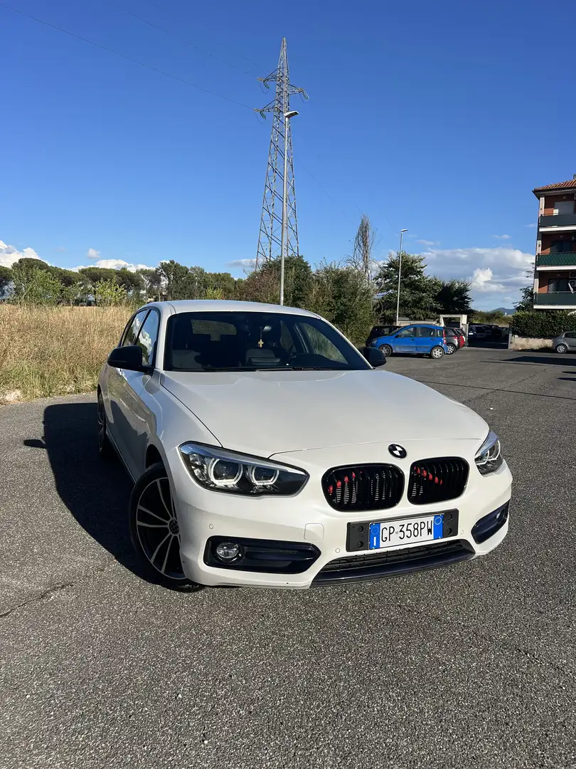 BMW 116 Serie 1 F20 2019 modello Sport Line Bianco - 1