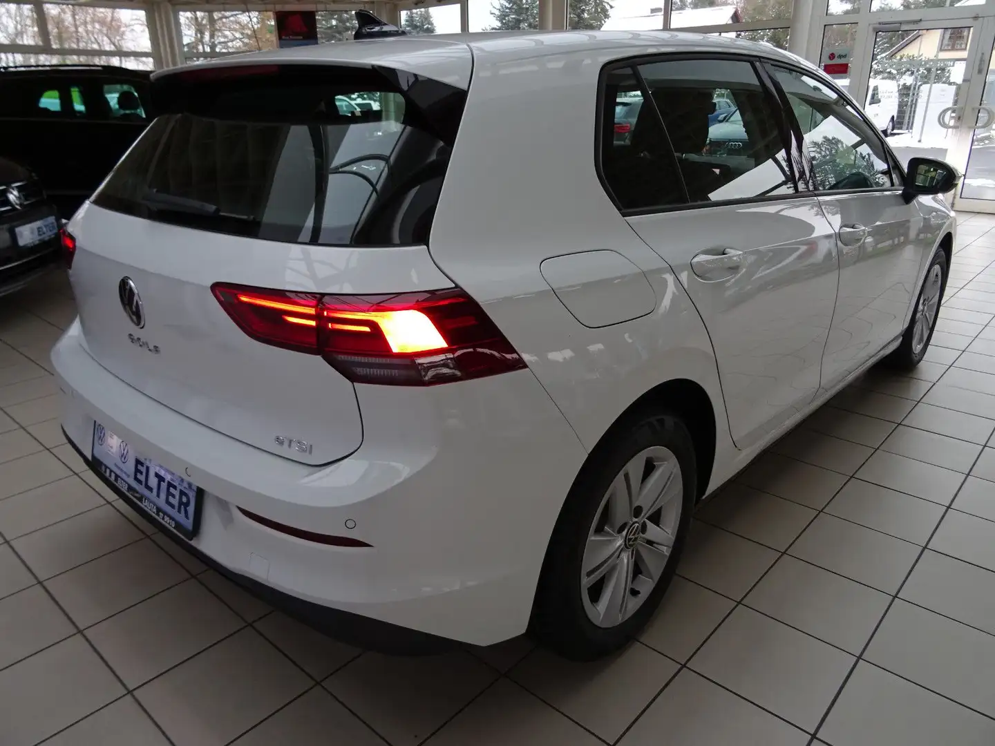 Volkswagen Golf Life 1.5 eTSI DSG Weiß - 2