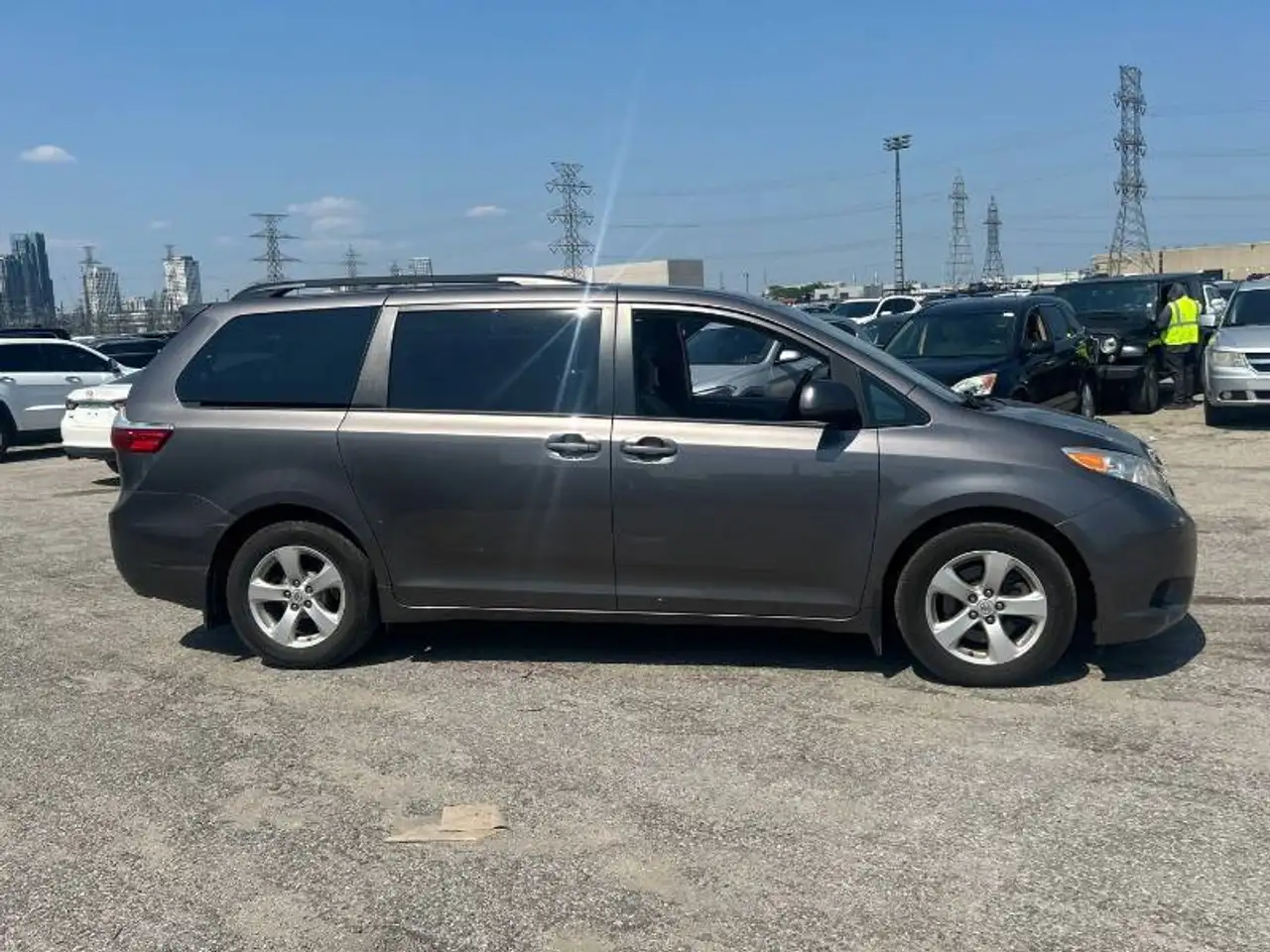Toyota Sienna fotografie Toyota Sienna