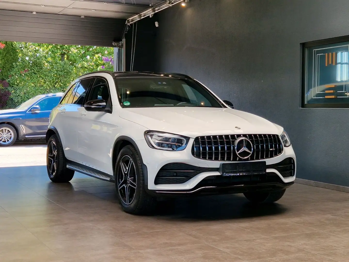Mercedes-Benz GLC 220 GLC220d 4Matic AMG-Line*Night-Paket*CarPlay* Weiß - 1