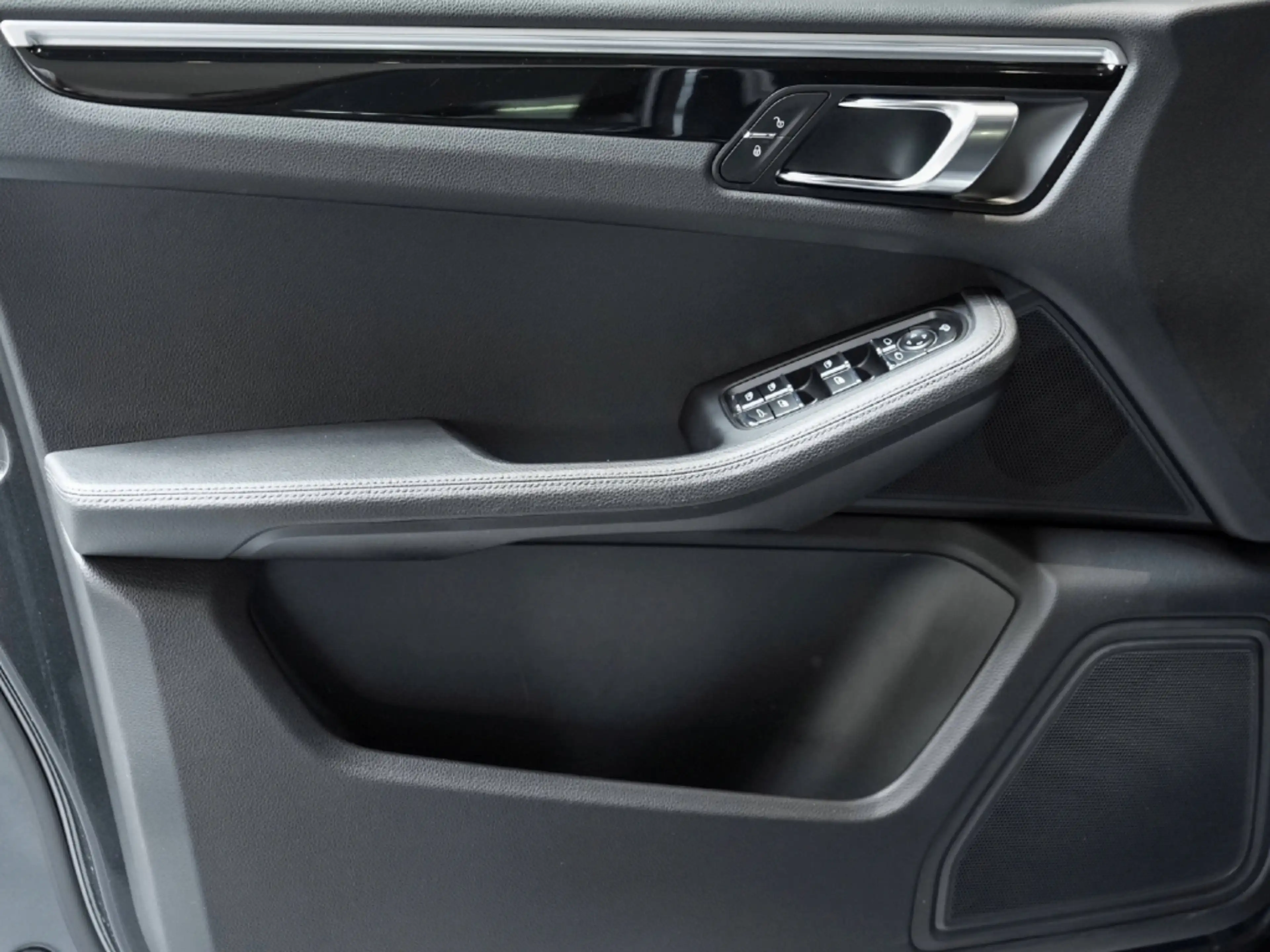 Porsche Macan S 20-Zoll Panoramadach PDLS Sitzheizung — photo 14