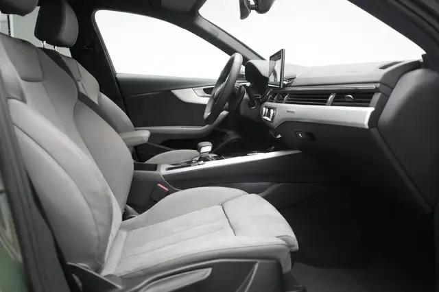 Audi A4 view 7