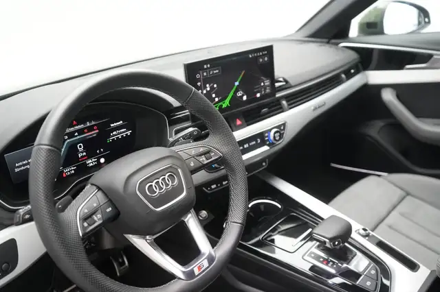 Audi A4 view 11