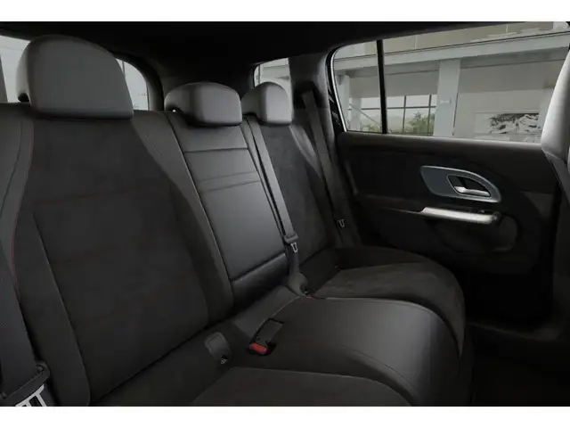Mercedes-Benz GLB view 10