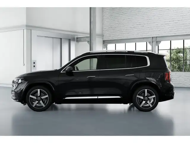 Mercedes-Benz GLB view 4