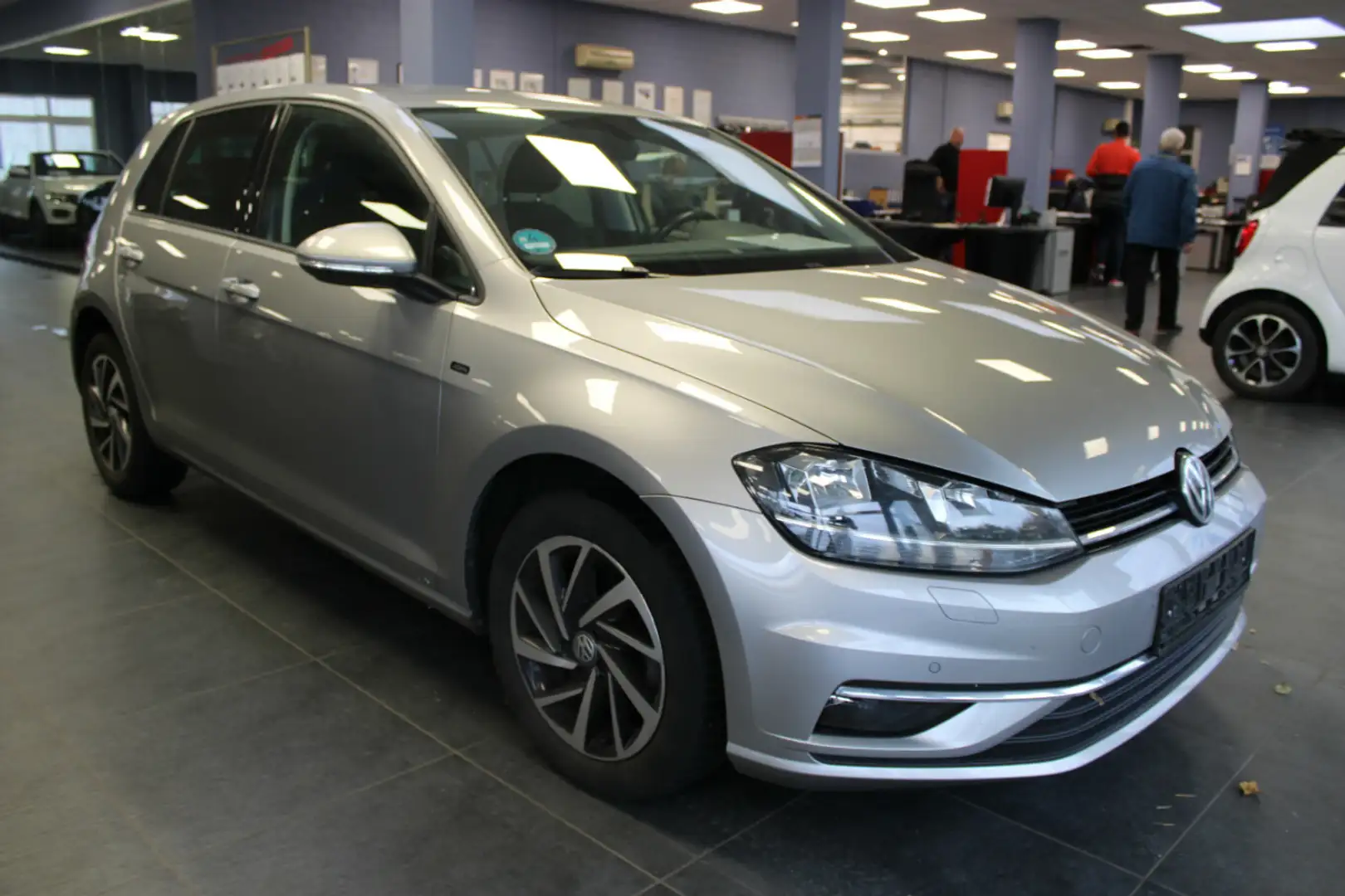 Volkswagen Golf 1.0 TSI OPF Join Silber - 1