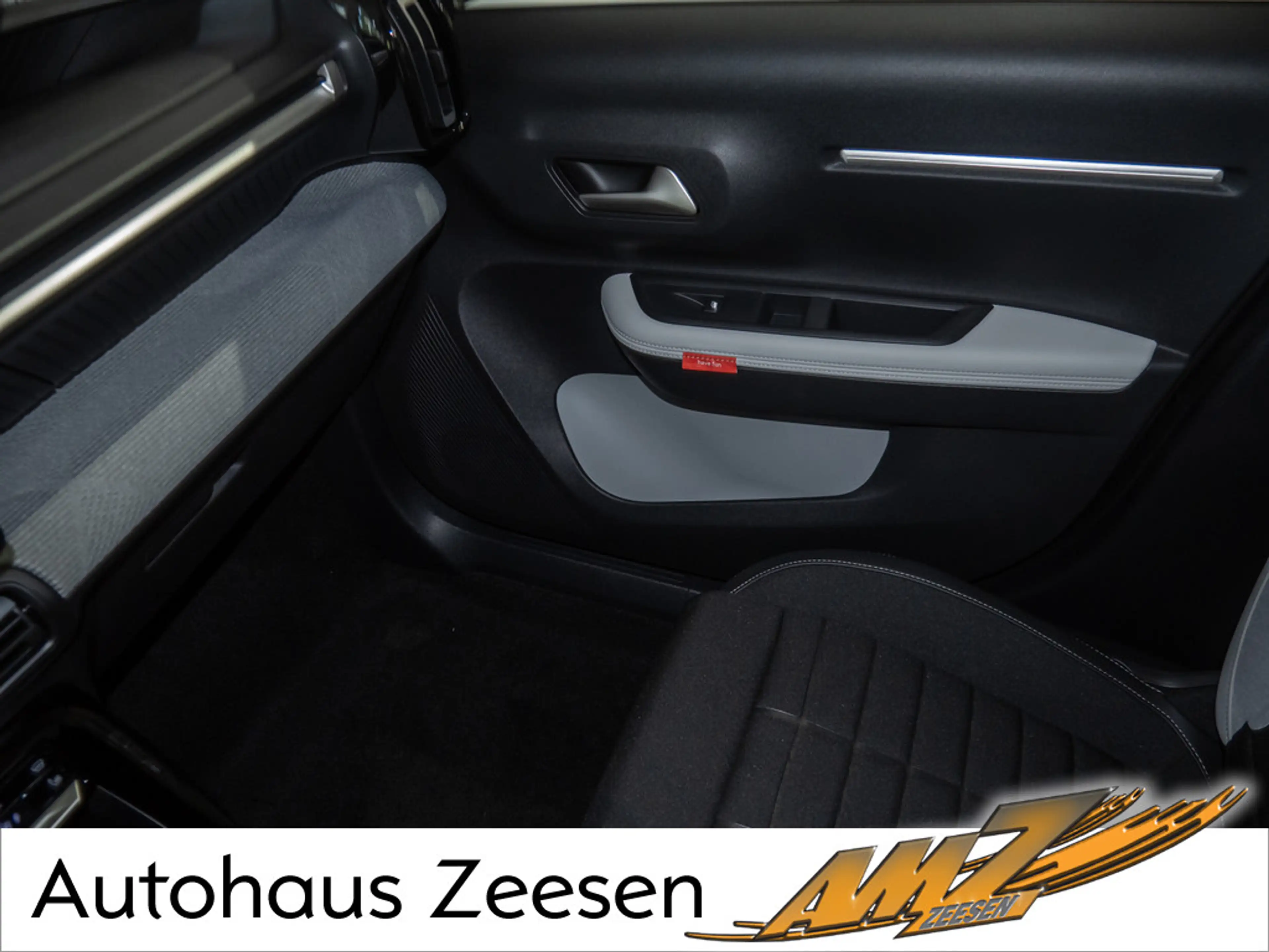 Citroen C3 Hybrid 110 Plus LED SITZHEIZUNG PDC HUD — photo 12