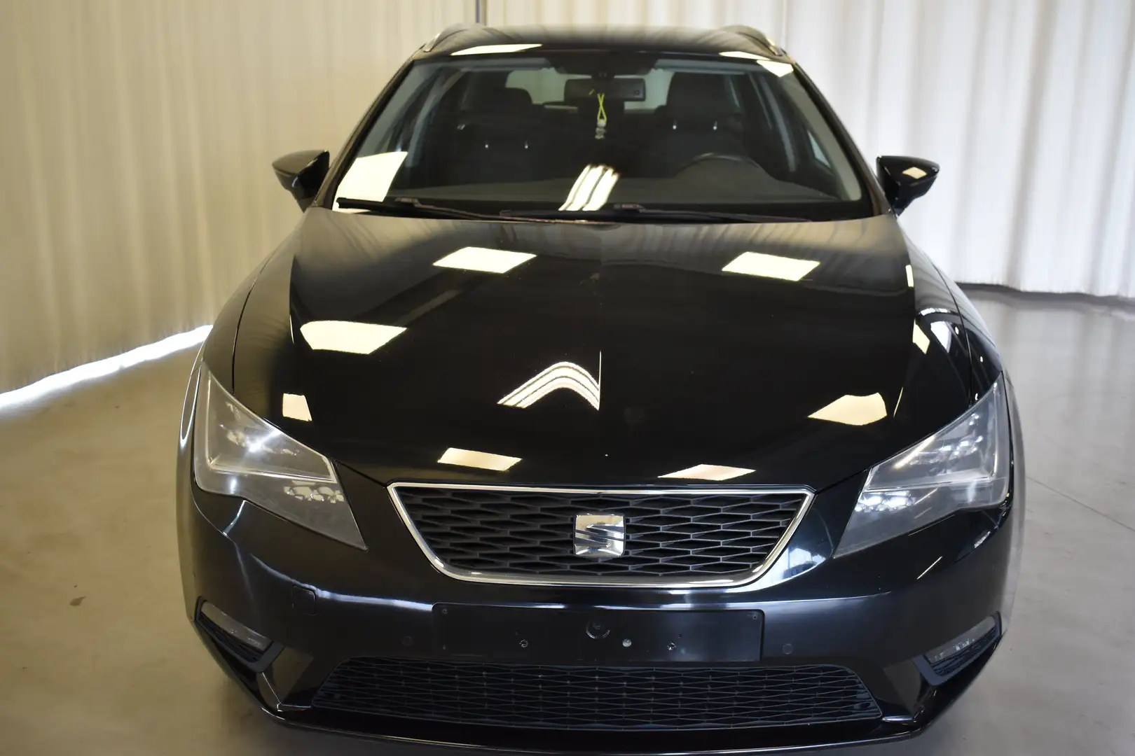 SEAT Leon ST 1.6 CR TDi Style Zwart - 2