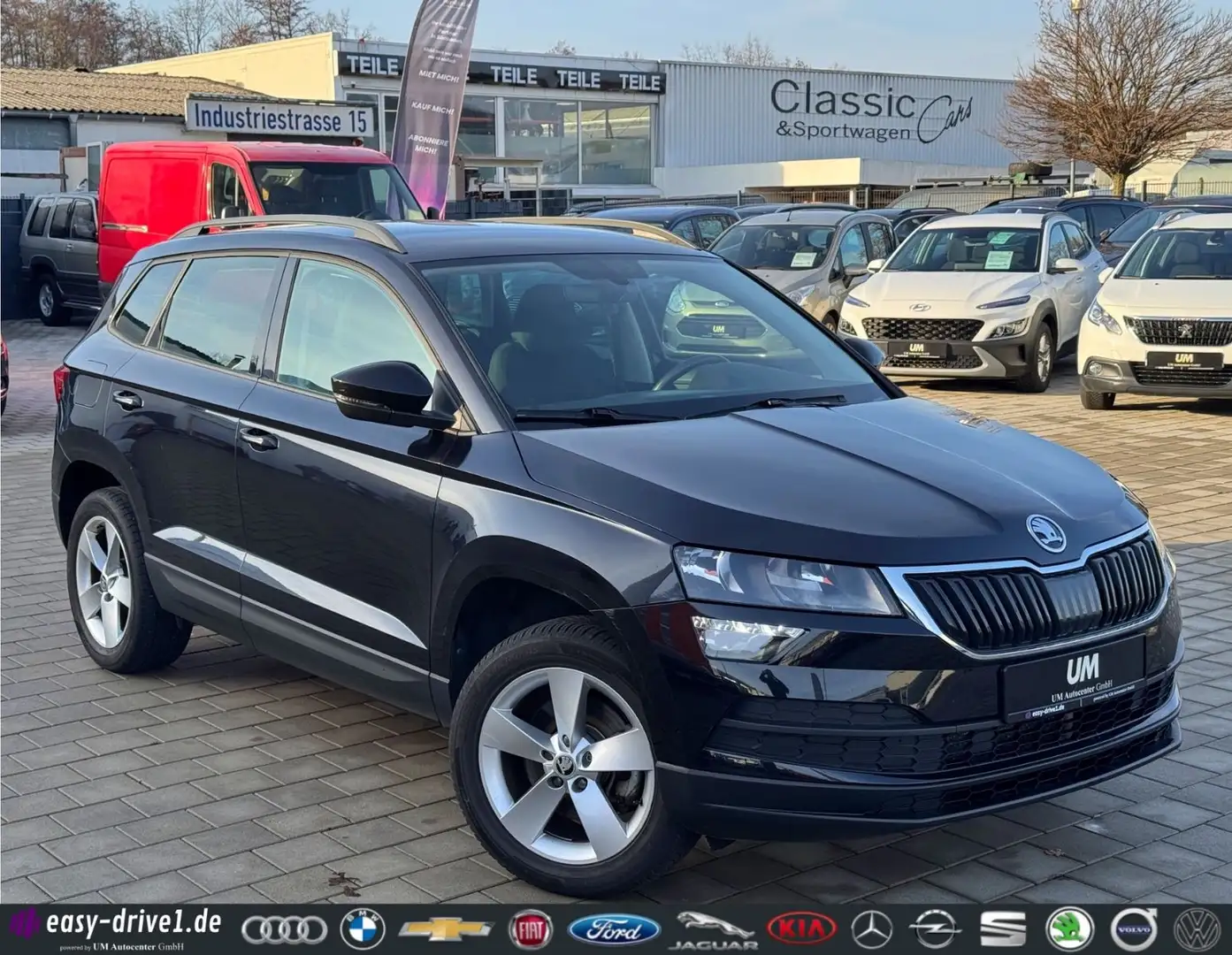 Skoda Karoq Ambition 1.5 TSI/NAVI/CARPLAY/KEYLESS/PDC Schwarz - 1