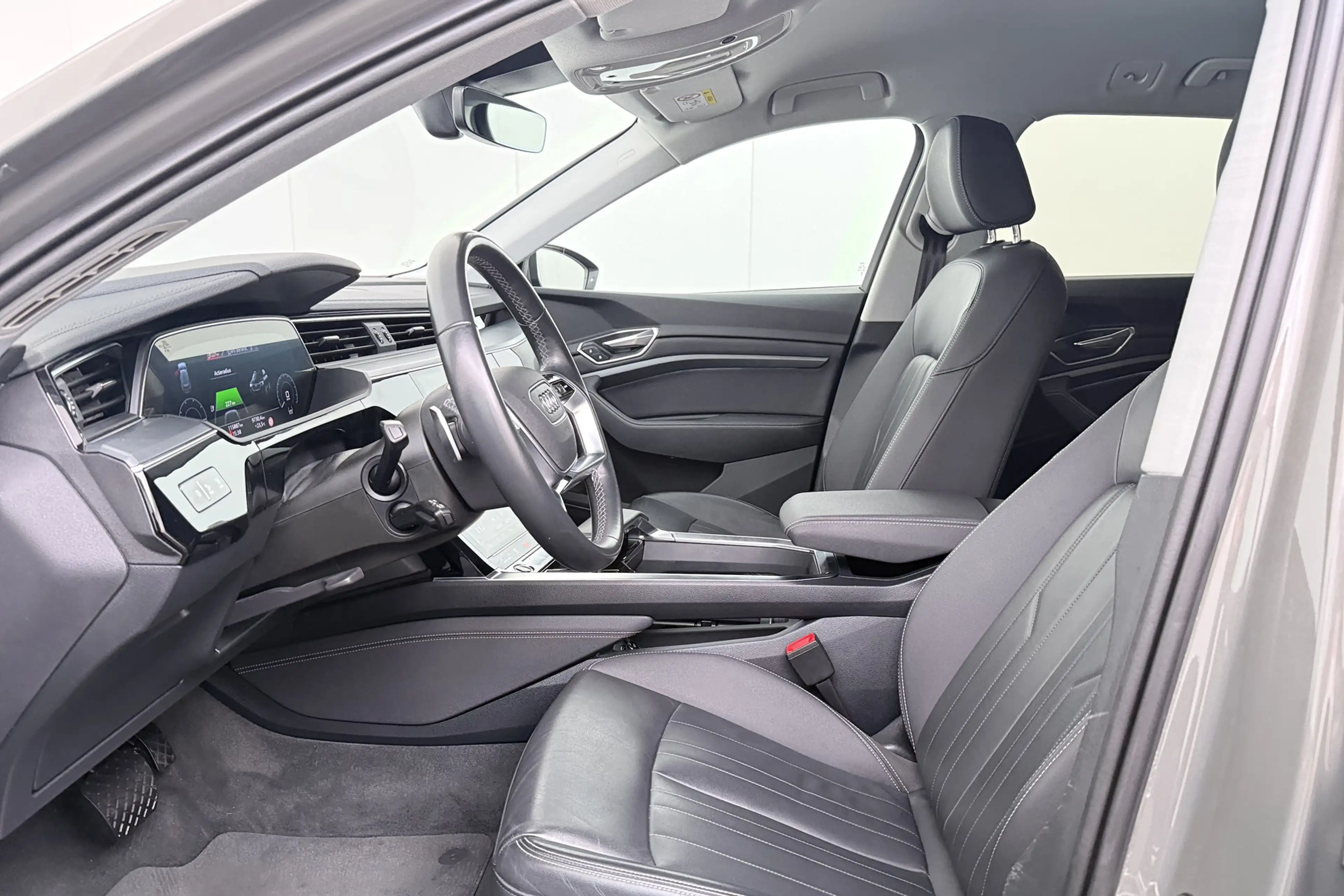 Audi Q8 e-tron 50 quattro Advanced Edition 95 kWh (93% SoH) Trekh — photo 12