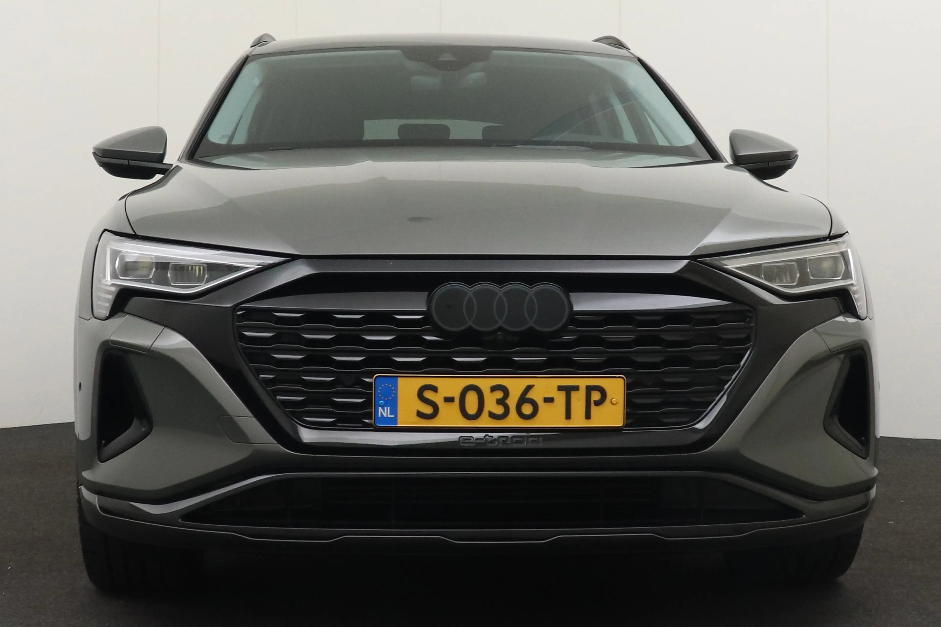 Audi Q8 e-tron 50 quattro Advanced Edition 95 kWh (93% SoH) Trekh — photo 4