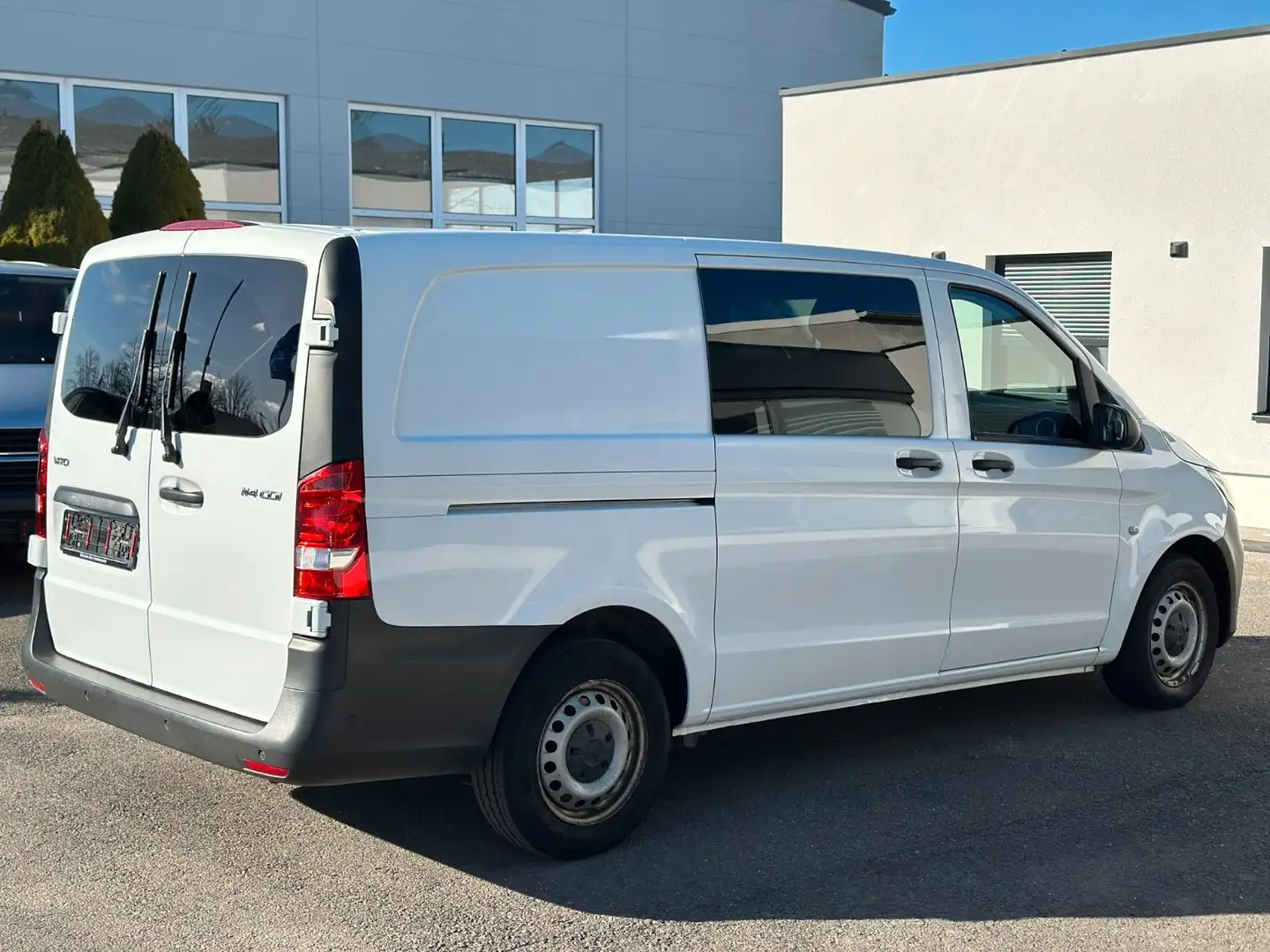 Mercedes-Benz Vito Kasten 114 BT RWD lang AUTOMATIK/HU NEU/PDC Weiß - 2