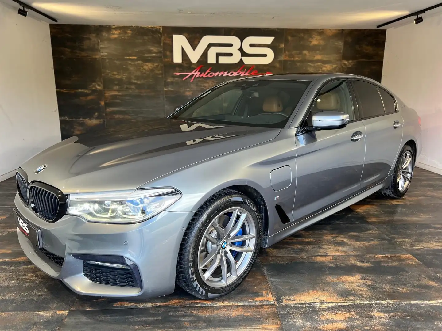 BMW 530 530e *PACK M *PÄNO *FEUX LASER *CAMERA *LED INT Gris - 1