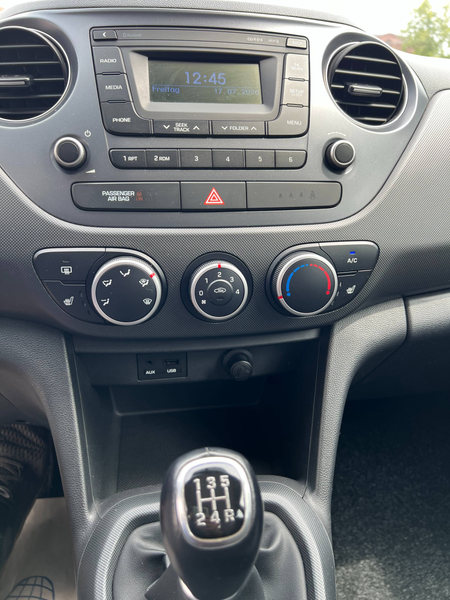 Hyundai i10 YES! — photo 14