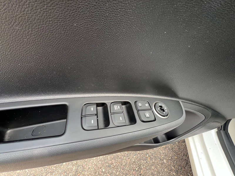 Hyundai i10 YES! — photo 8