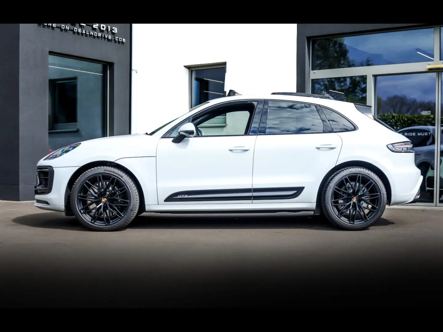 Porsche Macan III GTS PDK°CARRARA WHITE METALLIC°RS SPYDER°BOSE Blanc - 2