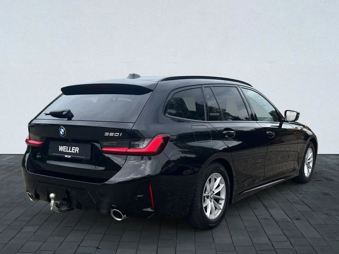 BMW 320 i Tour M SPORT LiveProf St+Go 360° AHK Pano Negro - 2