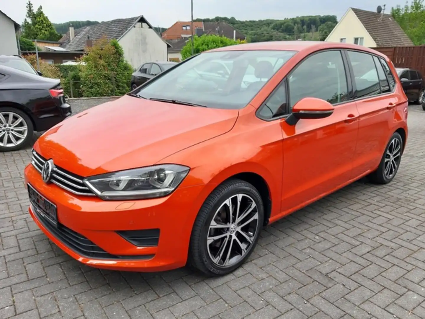 Volkswagen Golf Sportsvan VII LED NAVI DSG AHK Оранжевый - 2