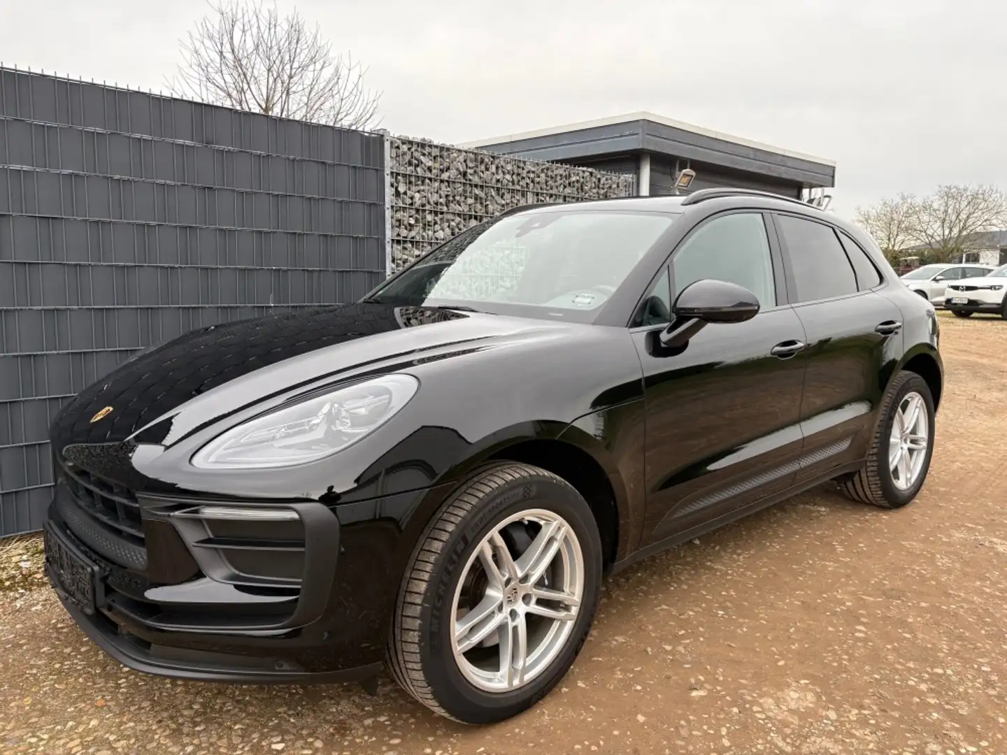 Porsche Macan 2.0 Leder Navi LED Memory Schwarz - 1