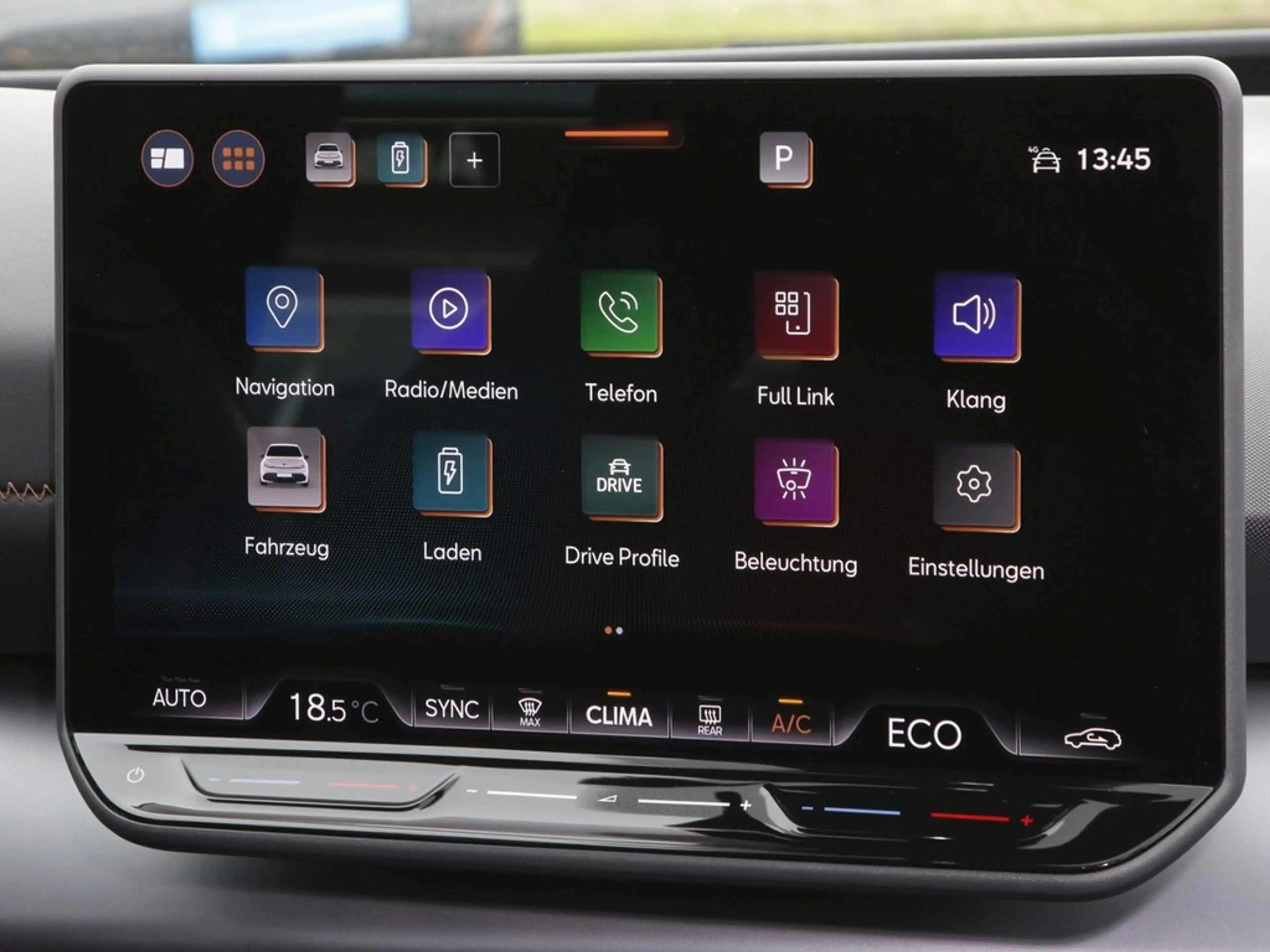 CUPRA Born 170KW e-Boost electric 19" Wired & Wireless App... — photo 13