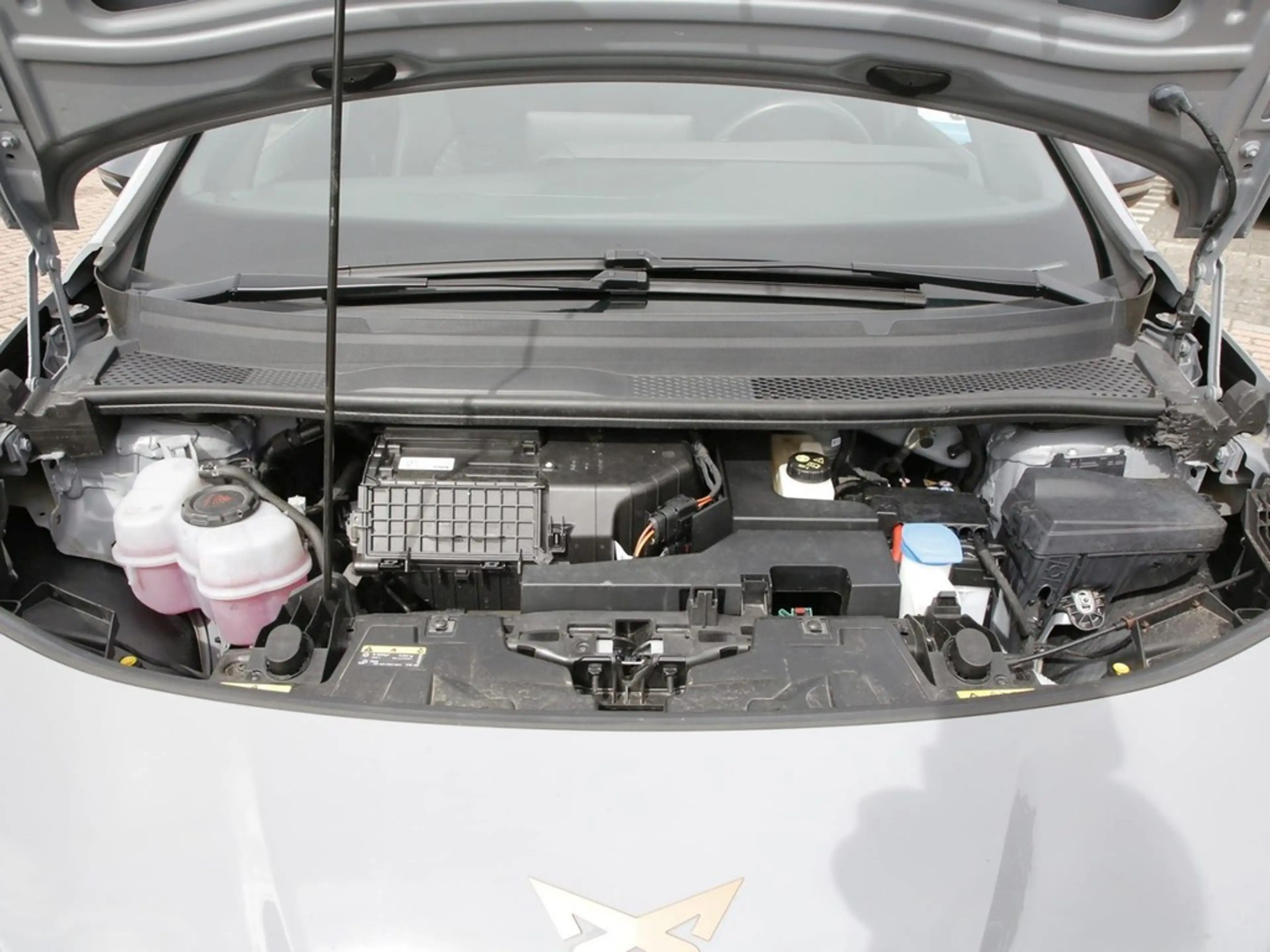 CUPRA Born 170KW e-Boost electric 19" Wired & Wireless App... — photo 7