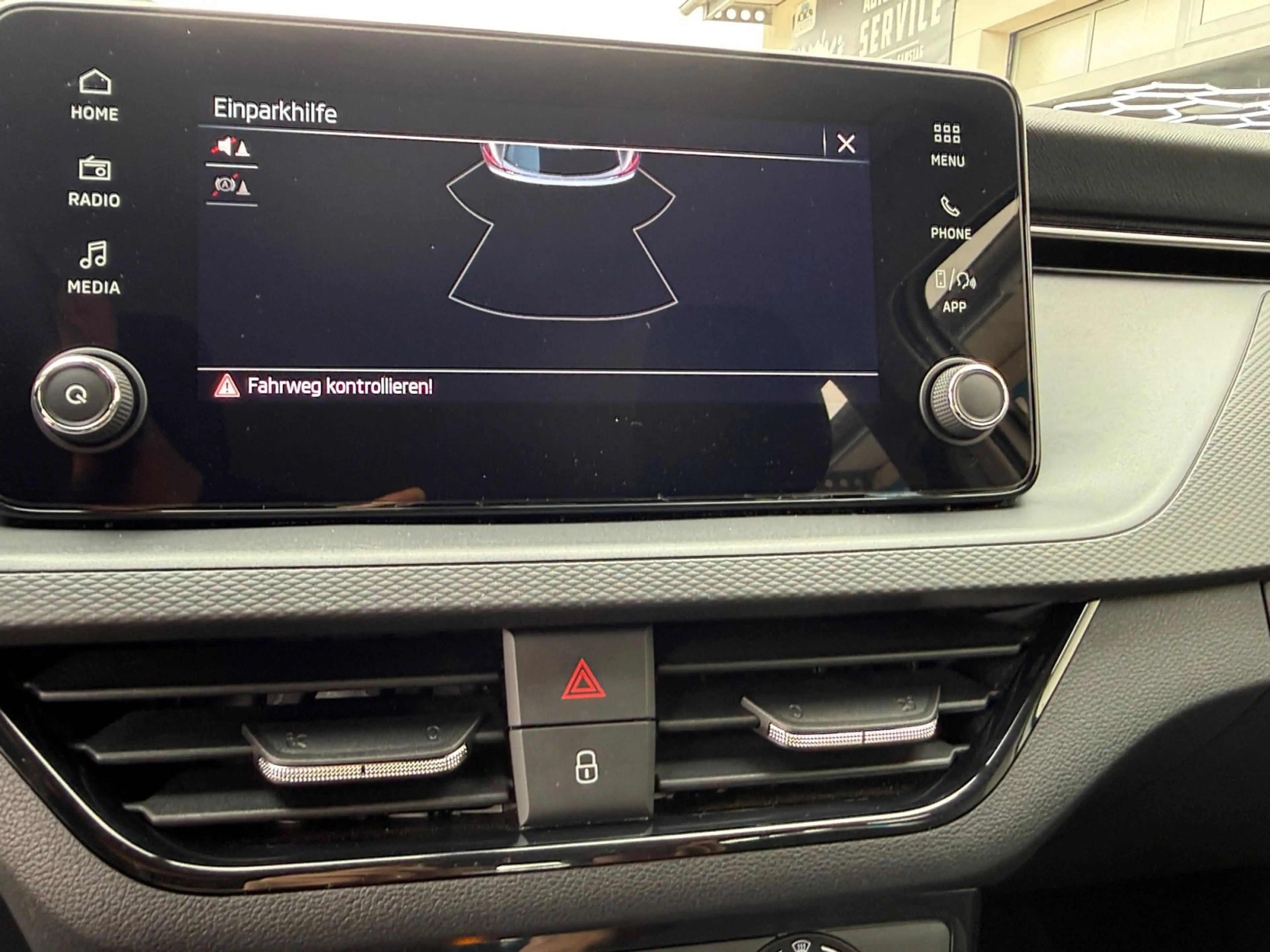 Skoda Kamiq Essence 1.0TSI Klima PDC Spurhalteassistent — photo 15
