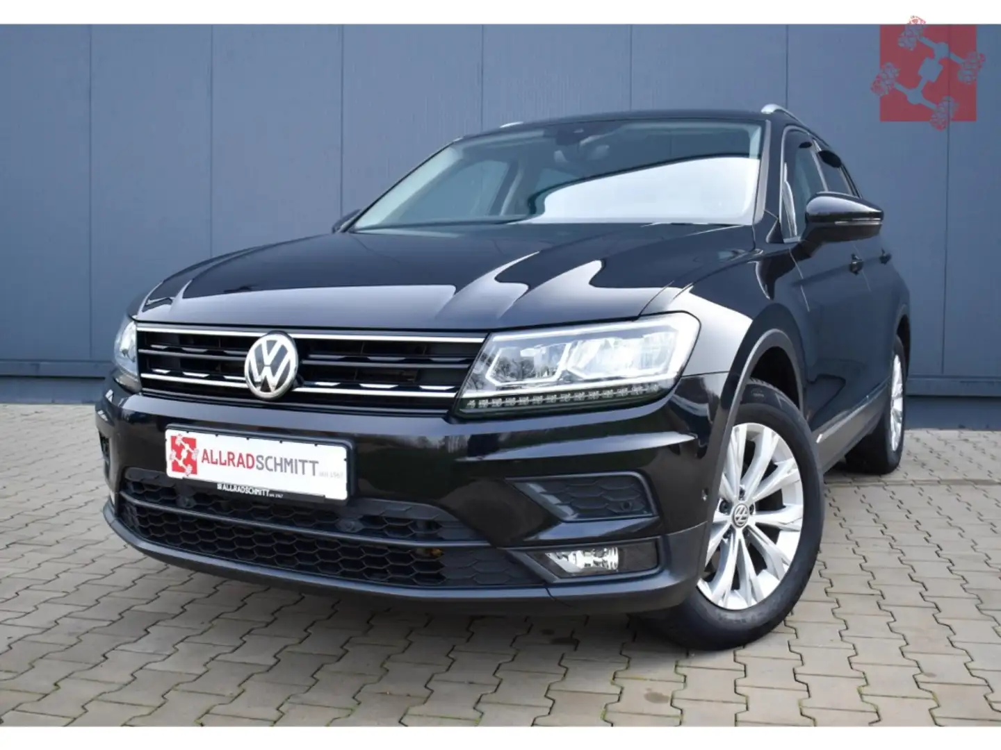 Volkswagen Tiguan Comfortline TSI 1.5 AHK-klappbar Navi LED Schwarz - 1