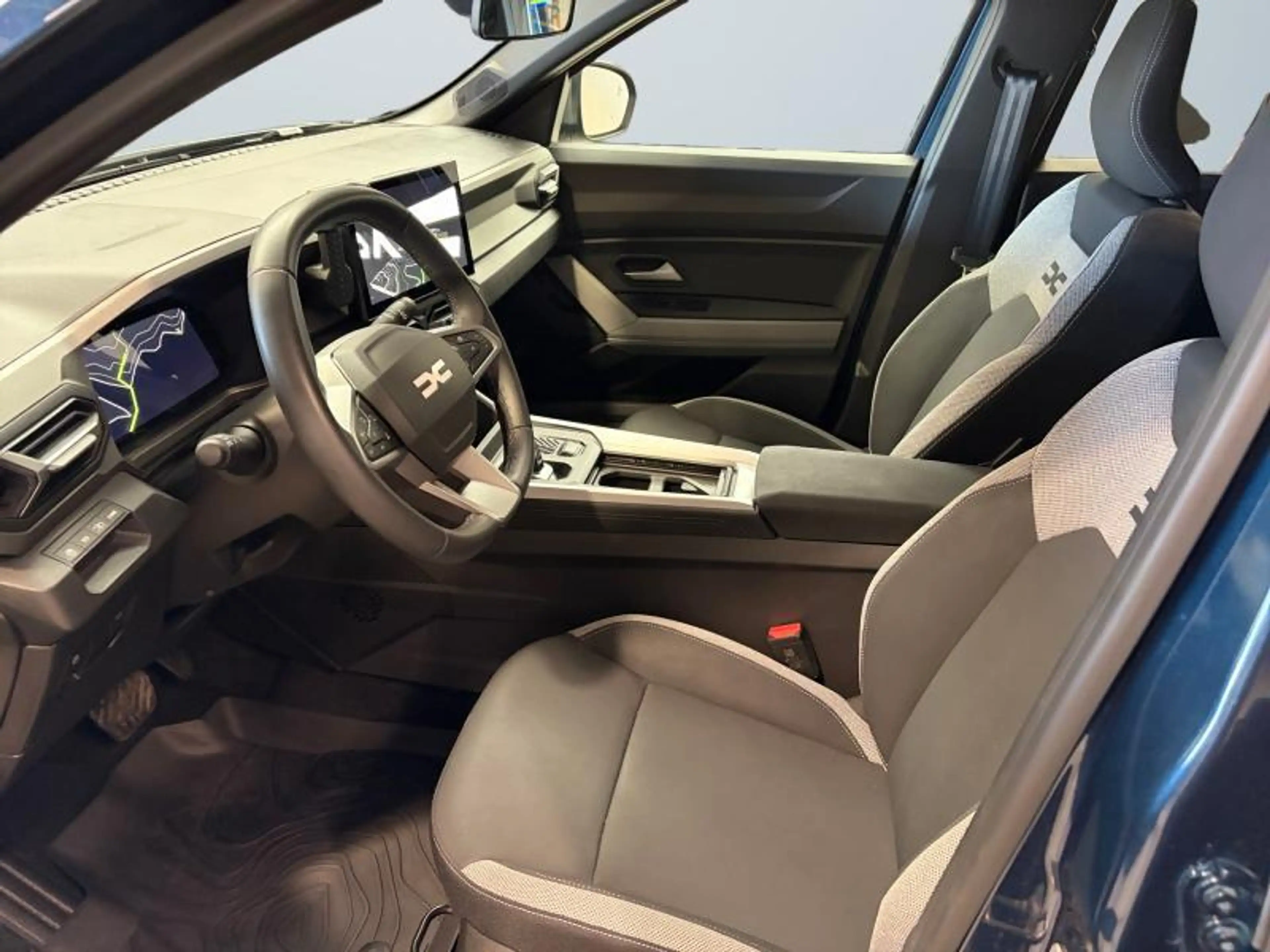 Dacia Bigster 1.8 Hybrid Journey 155Hpe — photo 12