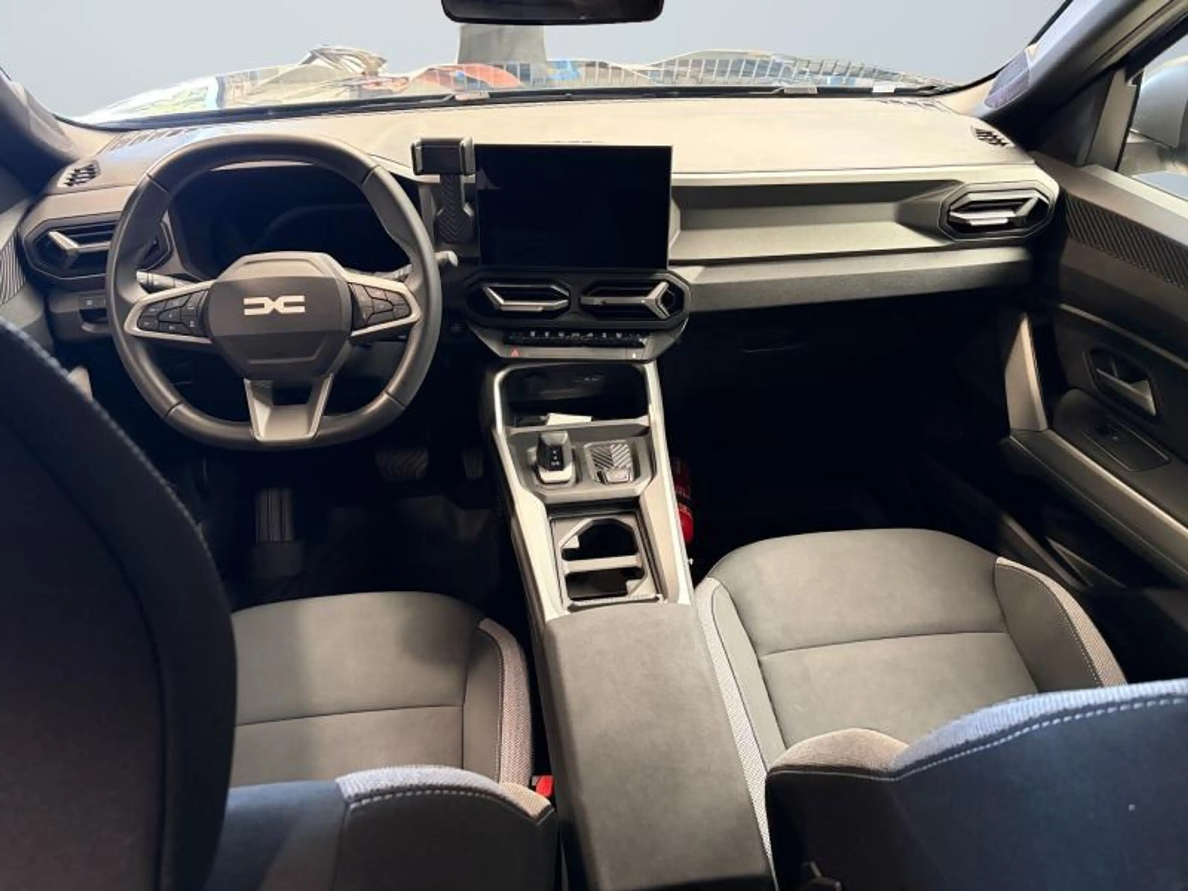 Dacia Bigster 1.8 Hybrid Journey 155Hpe — photo 13