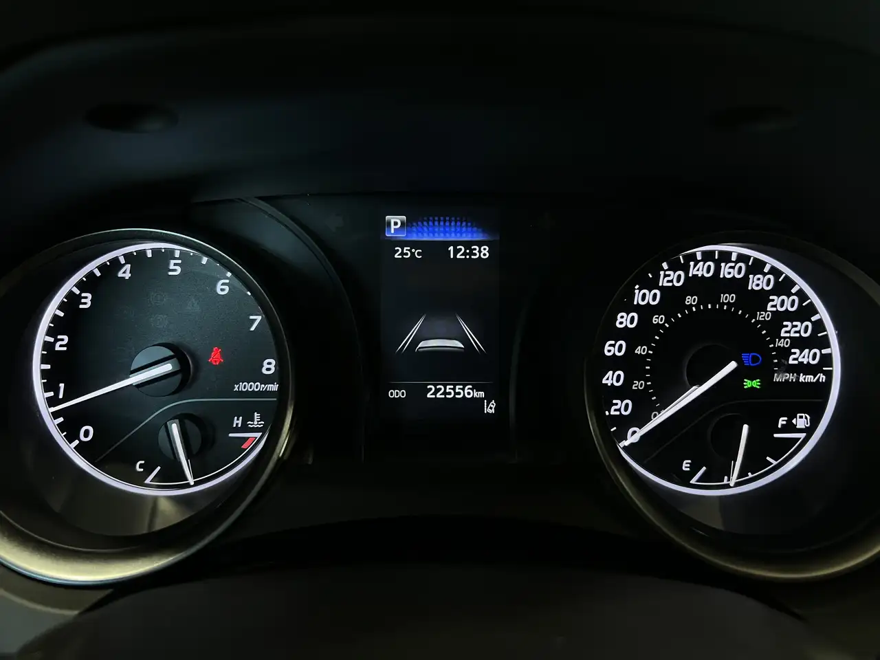 Toyota Camry снимка Toyota Camry