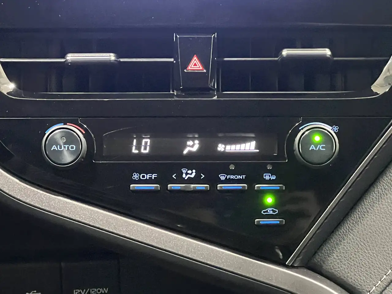 Toyota Camry снимка Toyota Camry