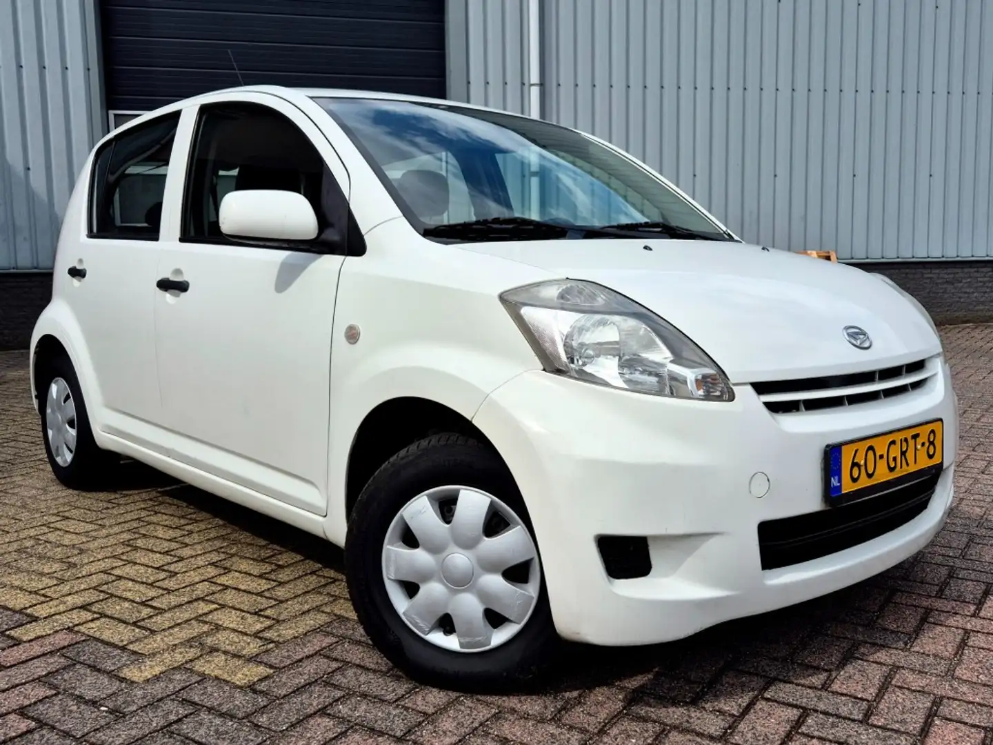Daihatsu Sirion 1.0 12v Premium Nieuwe APK Blanco - 2
