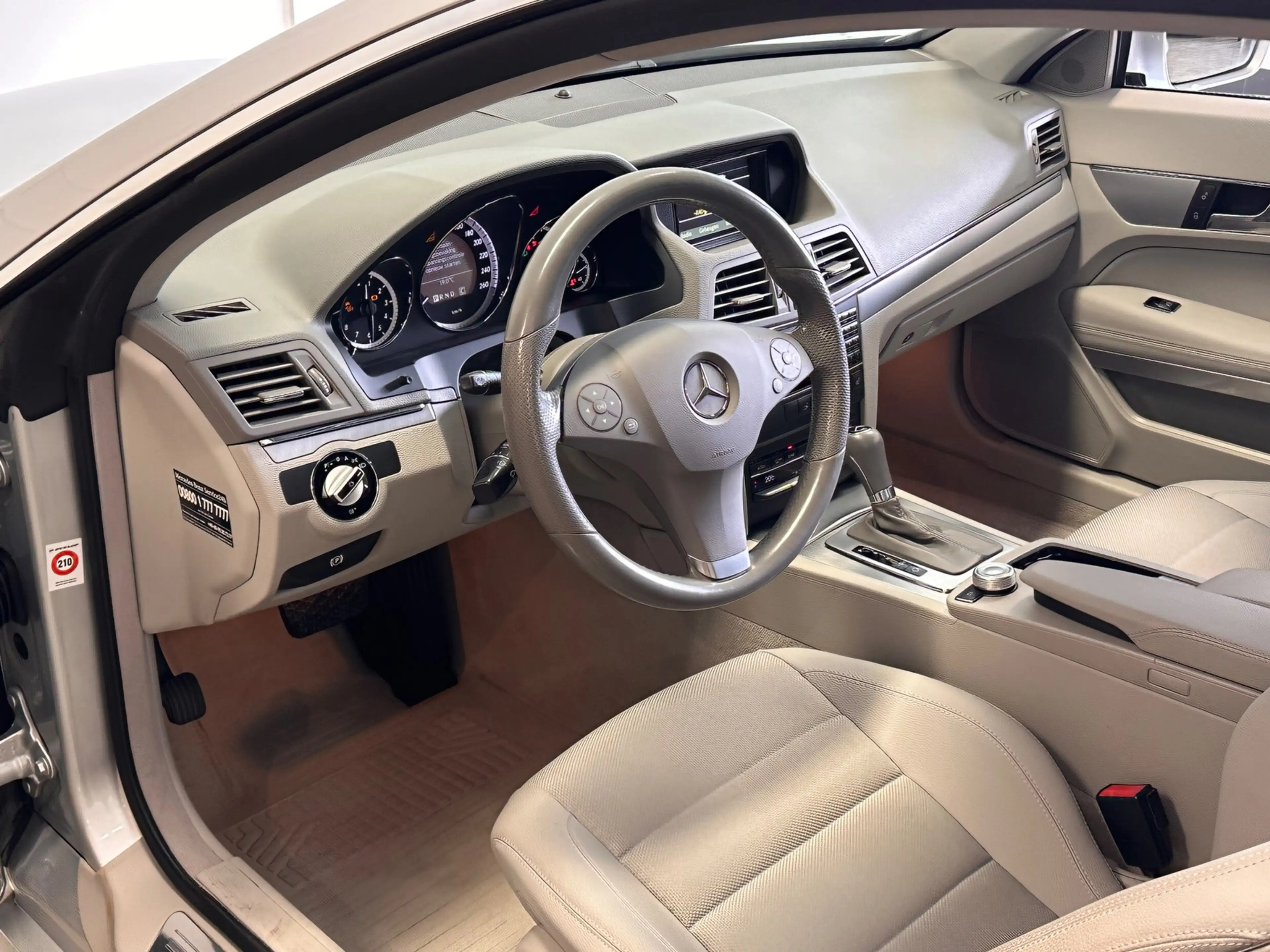 Mercedes-Benz E 350 Coupé CDI Elegance 2009 Navi Cruise Xenon — photo 4