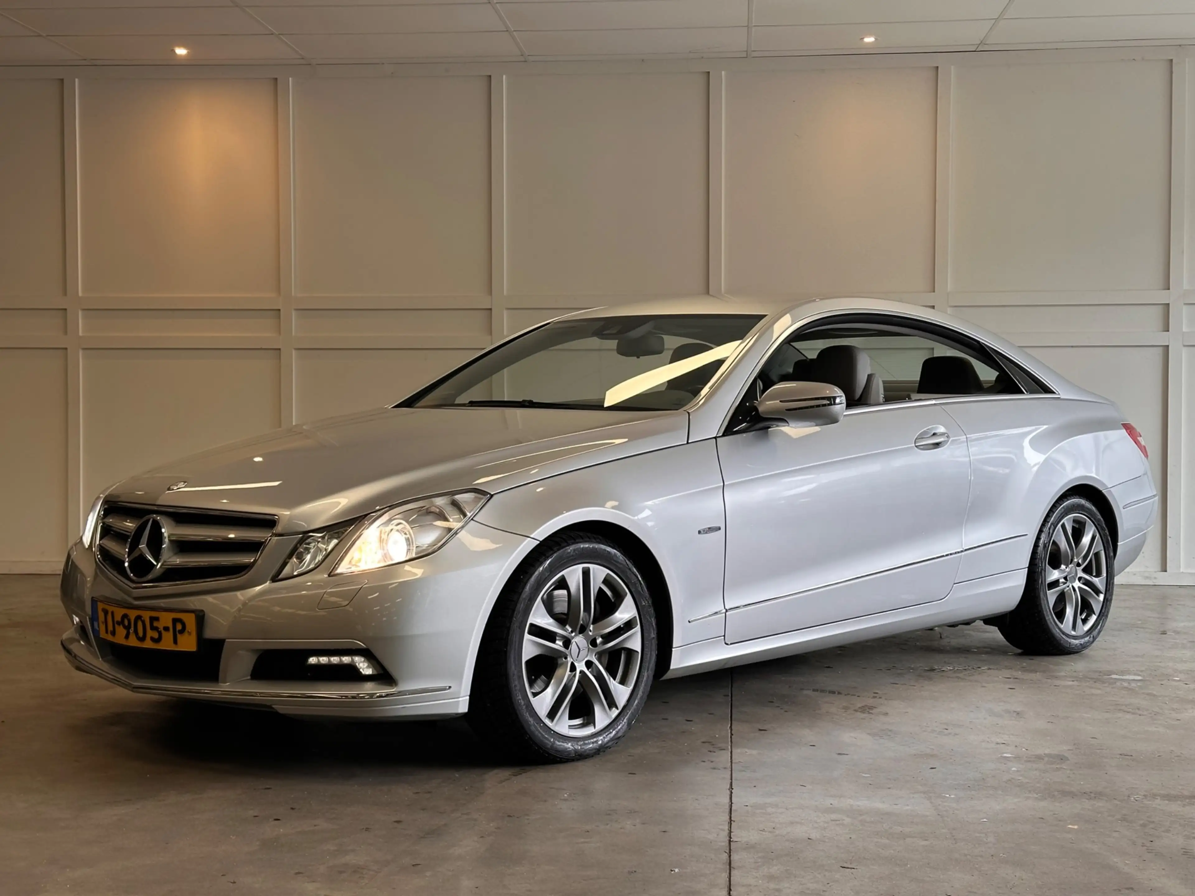 Mercedes-Benz E 350 Coupé CDI Elegance 2009 Navi Cruise Xenon — photo 3