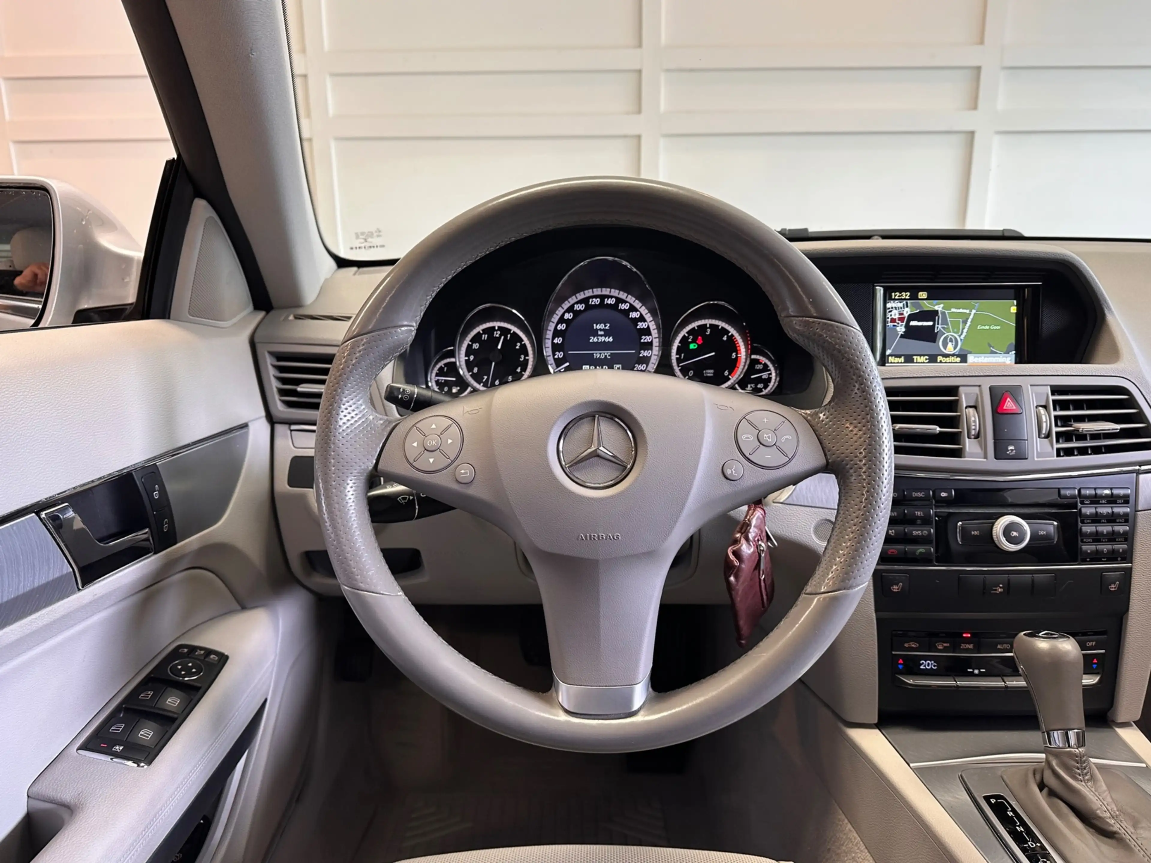 Mercedes-Benz E 350 Coupé CDI Elegance 2009 Navi Cruise Xenon — photo 6