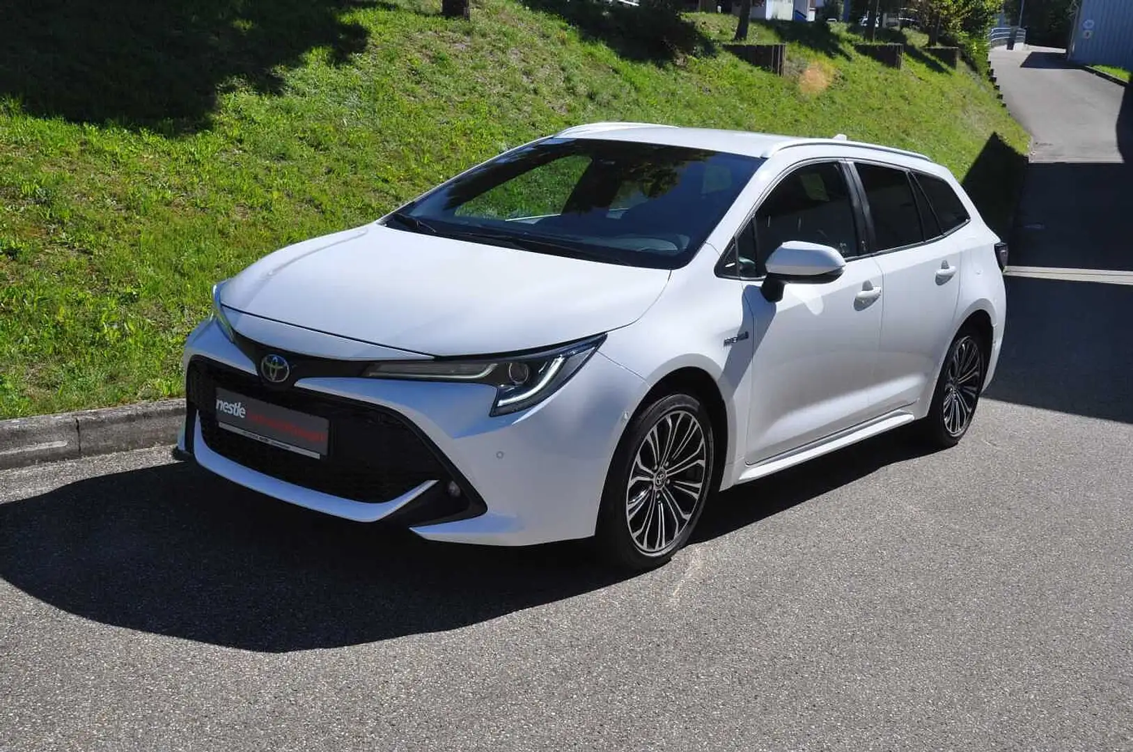 Toyota Corolla Touring Sports Hybrid 1.8 Team De Blanc - 1