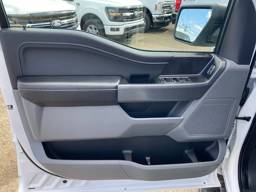2025 Ford F-150 SuperCrew XLT SuperCrew 157 | Tow/Haul Package | Rear Camera — photo 6