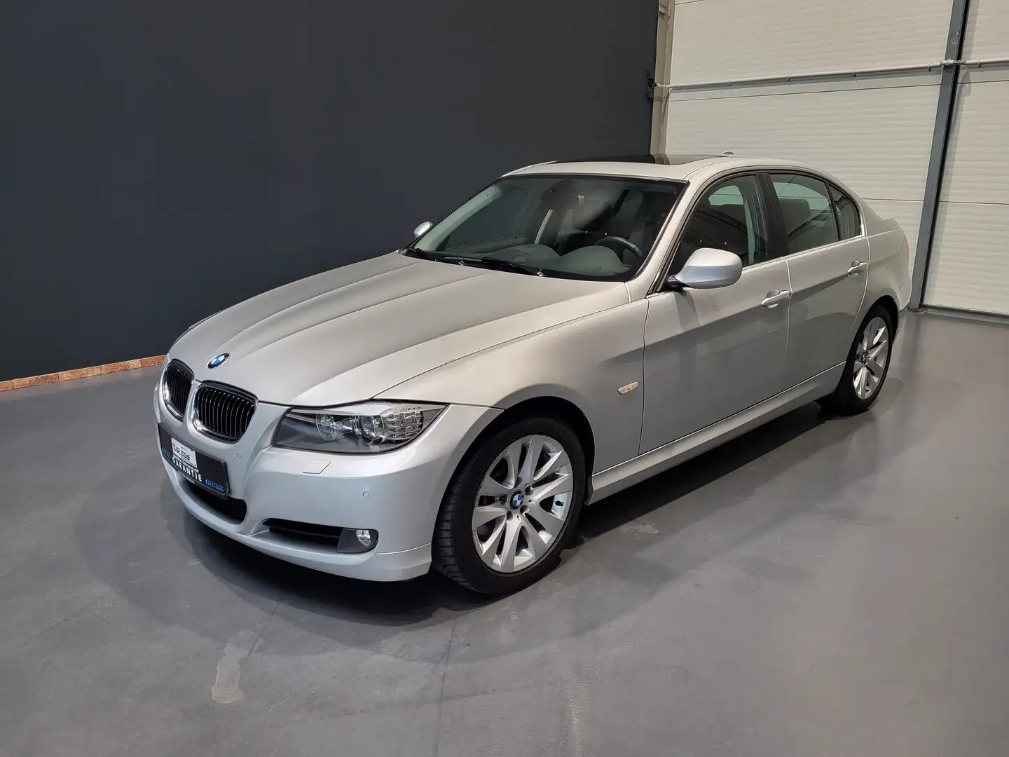 BMW 325 d *Navi| Leder| Xenon| Glasschiebedach* Grau - 1