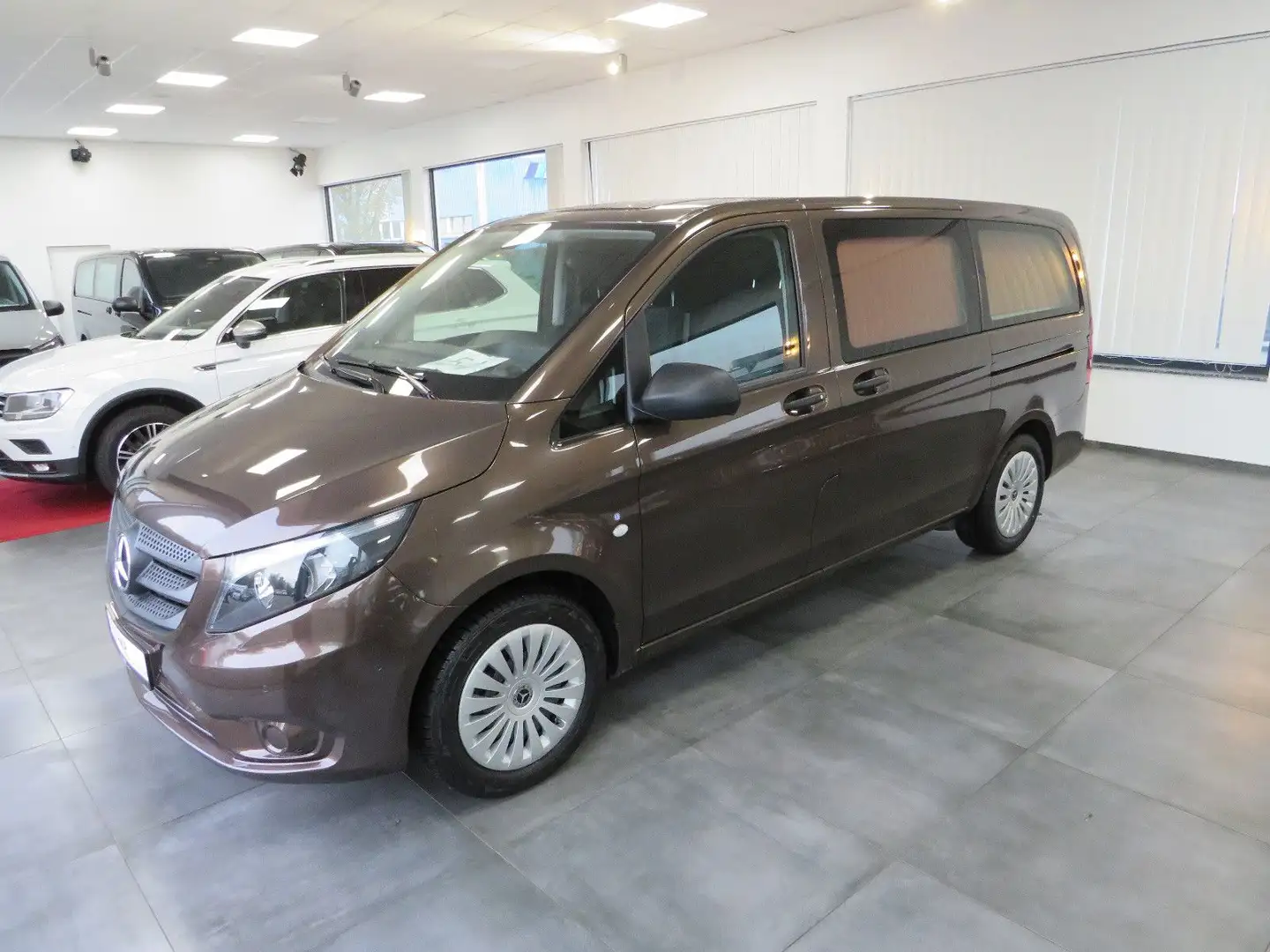 Mercedes-Benz Vito Bestattungswagen / Leichenwagen Braun - 1