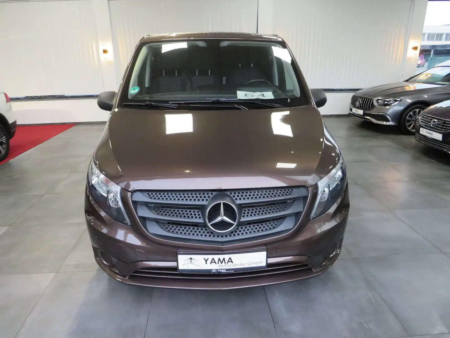 Mercedes-Benz Vito Bestattungswagen / Leichenwagen Braun - 2