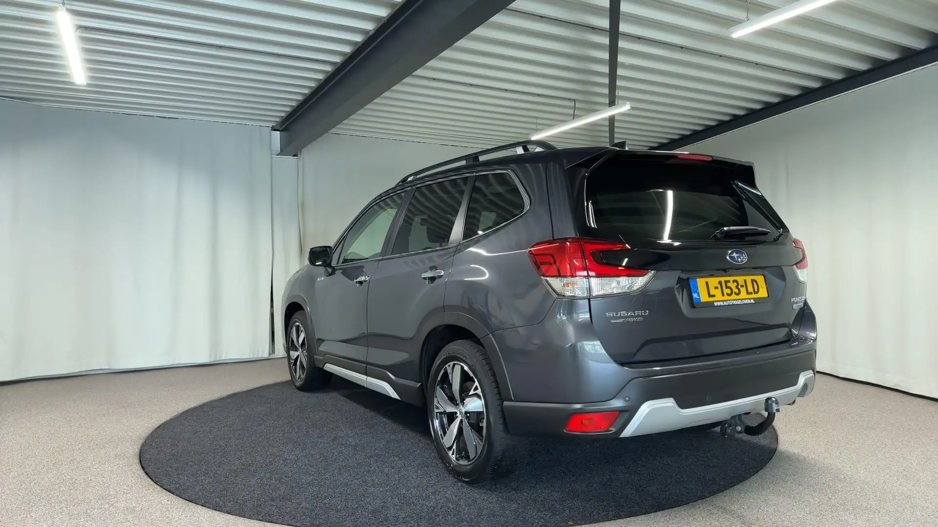 Subaru Forester 2.0i e-BOXER First Edition Automaat | Trekhaak | L Gris - 2