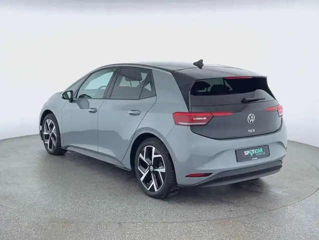 Volkswagen Id.3 view 5
